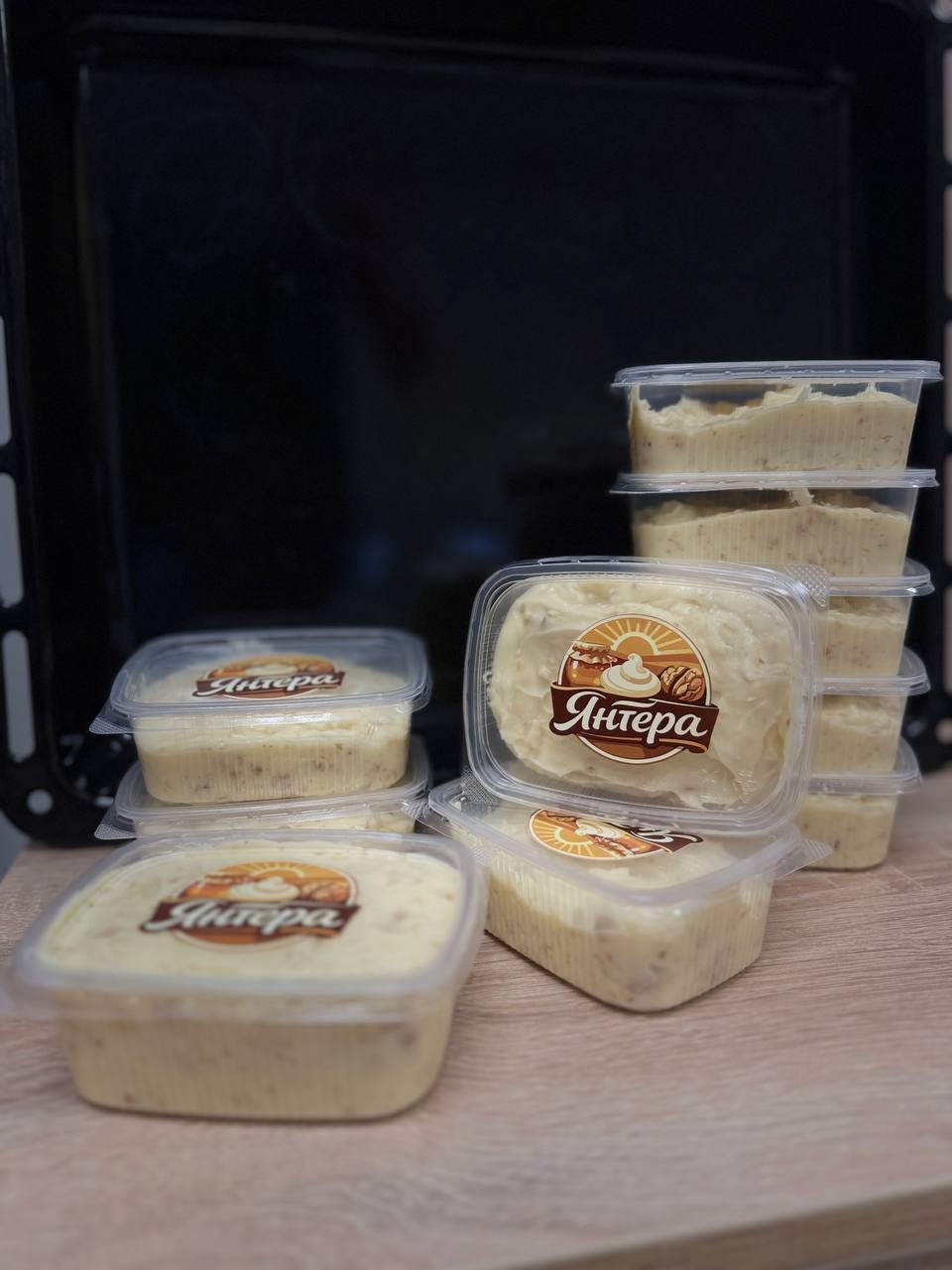 Сливочное масло с мёдом и грецкими орехами